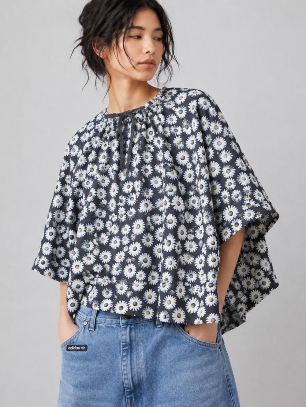 adidas by Stella McCartney Retro Daisy Poncho Top Size M Oversized Jacket